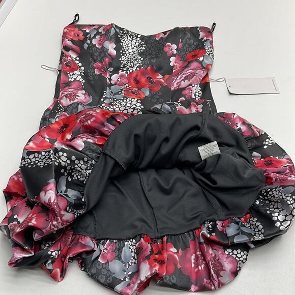 RUBY ROX Women’s 5 Red Floral Strapless Dress - Picture 4 of 5